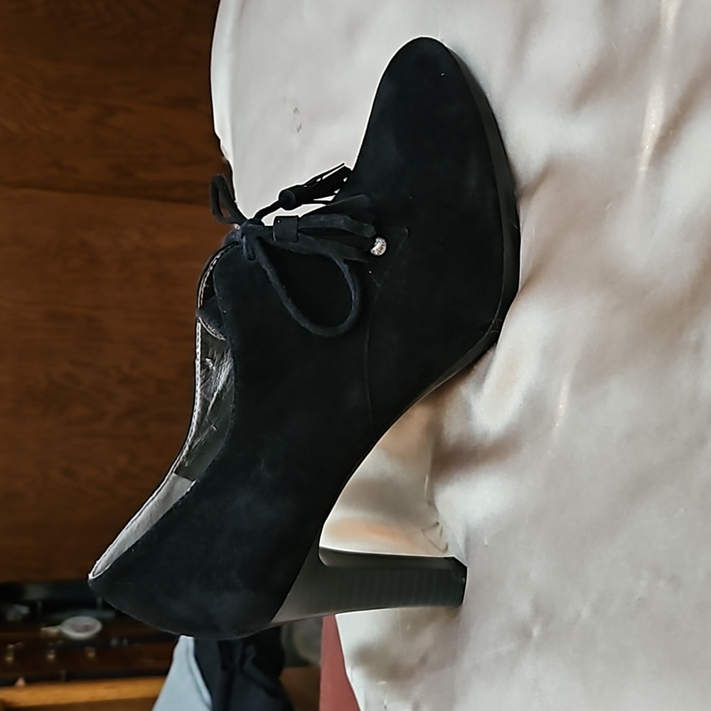 Women's shoes
